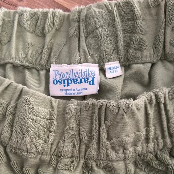 Poolside Paradiso Crop Set - Picture 3 of 3